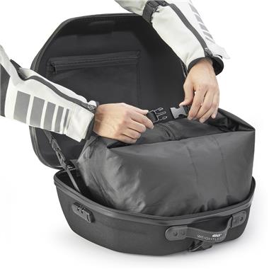 BORSA SEMIRIGIDA GIVI WL901 WEIGHTLESS MONOKEY DA 29 A 34LT ESTENSIBILE - Della Categoria Borse Produttore Givi - A soli €156.75! Acquista ora su Due Ruote Accessori
