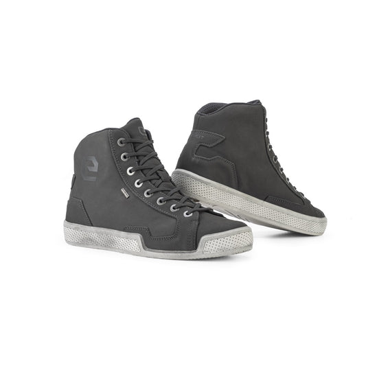 SCARPA UOMO ELEVIT ANTIBES WP FULL LEATHER GRIGIO SCURO - Della Categoria Scarpa Uomo Produttore ELEVEIT - A soli €116.95! Acquista ora su Due Ruote Accessori