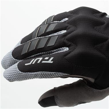 GUANTI UOMO TUR G-SIX ICE NERO GRIGIO - Della Categoria Guanti Estivi Uomo Produttore T.UR - A soli €32! Acquista ora su Due Ruote Accessori