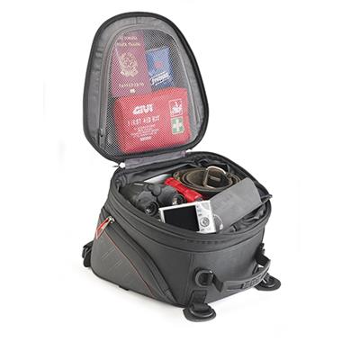 BORSA DA SELLA ST607+ ESPANDIBILE TERMOFORMATA CAPACITÀ 22 LITRI. - Della Categoria Borse Produttore Givi - A soli €105.75! Acquista ora su Due Ruote Accessori