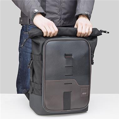 ZAINO GIVI CRM101 TRASFORMABILE IN BORSA DA SELLA 18 LT - Della Categoria Zaini Produttore Givi - A soli €119.25! Acquista ora su Due Ruote Accessori