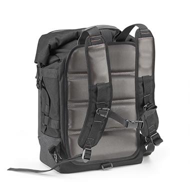 ZAINO GIVI CRM101 TRASFORMABILE IN BORSA DA SELLA 18 LT - Della Categoria Zaini Produttore Givi - A soli €119.25! Acquista ora su Due Ruote Accessori