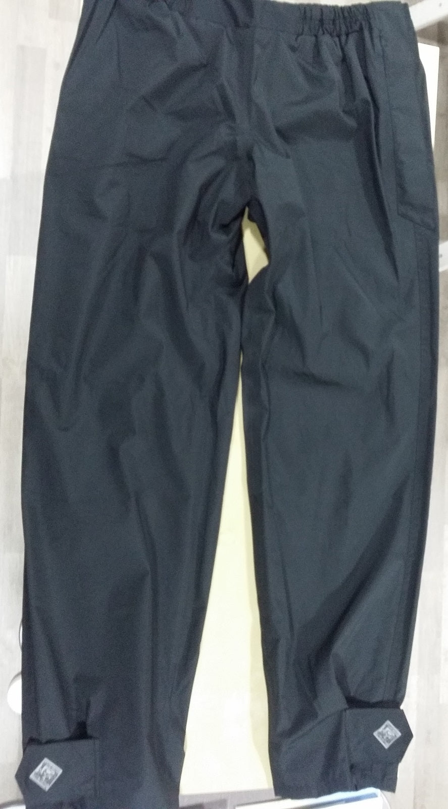 PANTALONE ANTIPIOGGIA DA DONNA NERO TAGLIA L - Della Categoria Pantaloni Produttore Tucano Urbano - A soli €35.20! Acquista ora su Due Ruote Accessori